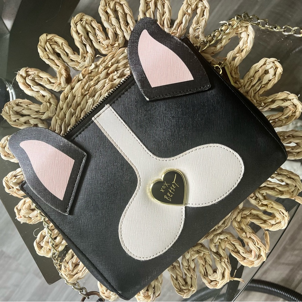 Betsey Johnson Frenchie Crossbody 🐶